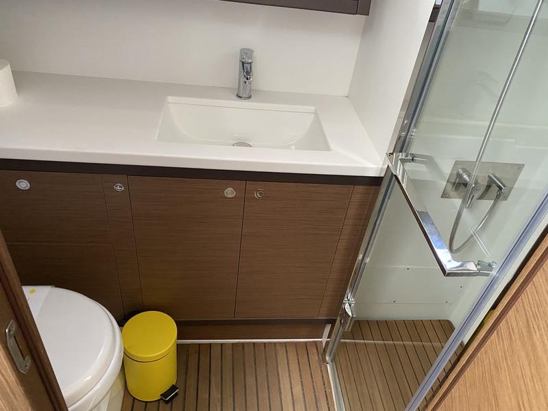Book yachts online - catamaran - Lagoon 52F (5 cab) - Naka (A/C, WM, Generator, Inverter, Tender Lift) - rent
