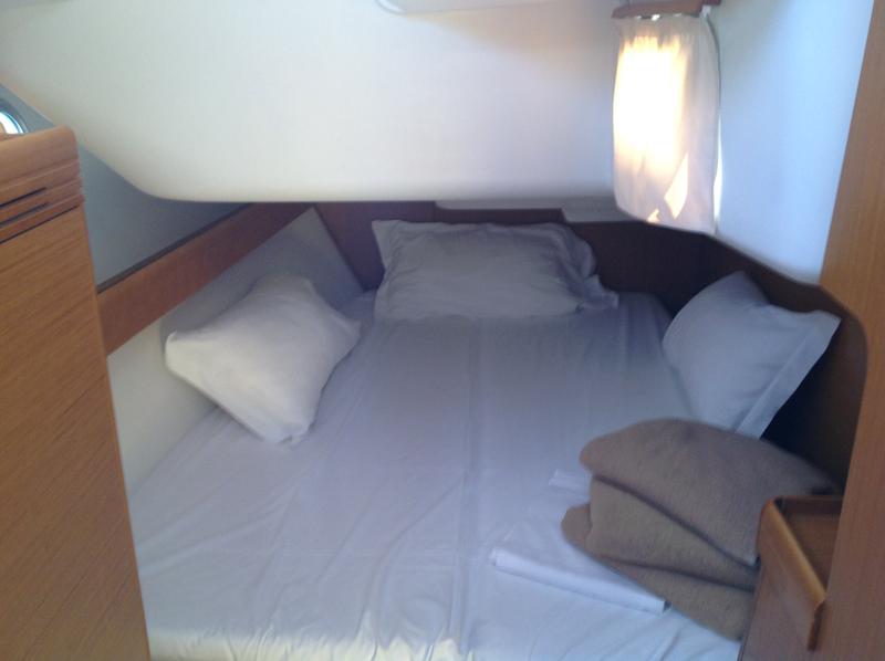 Book yachts online - sailboat - Sun Odyssey 42i - Gemini - rent