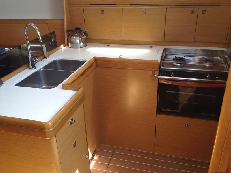 Book yachts online - sailboat - Sun Odyssey 42i - Gemini - rent
