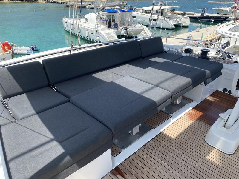 Book yachts online - catamaran - Lagoon 52F (5 cab) - Naka (TOR) - rent