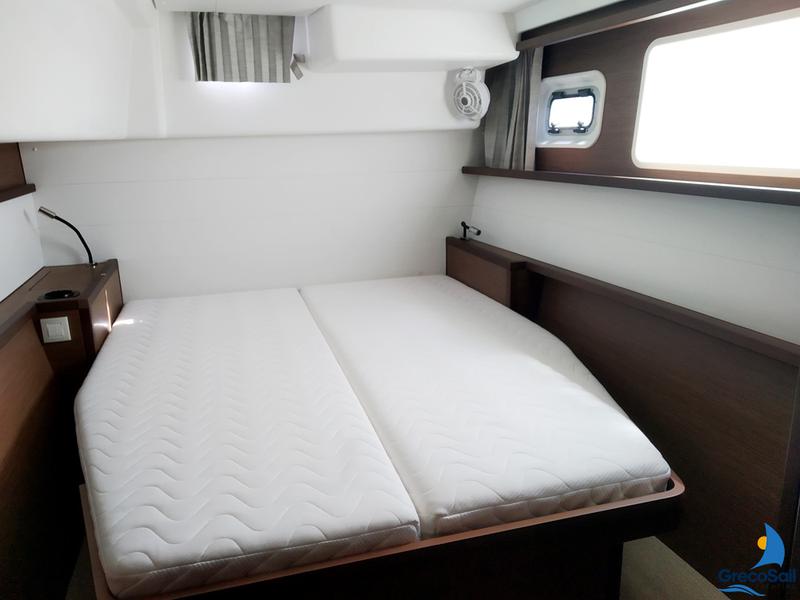 Book yachts online - catamaran - Lagoon 450  Flybridge - Grecostar - rent