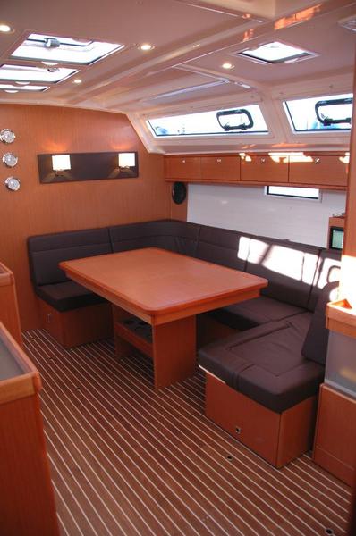 Book yachts online - sailboat - Bavaria Cruiser 46 - Sadira - rent