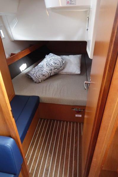 Book yachts online - sailboat - Bavaria Cruiser 41 - Oberon - rent