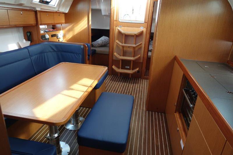 Book yachts online - sailboat - Bavaria Cruiser 41 - Oberon - rent