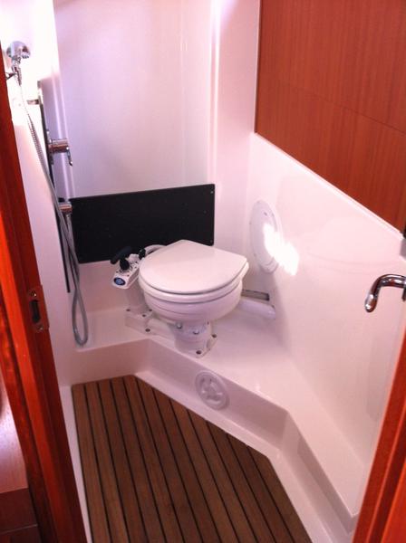 Book yachts online - sailboat - Bavaria Cruiser 32 - Izar - rent