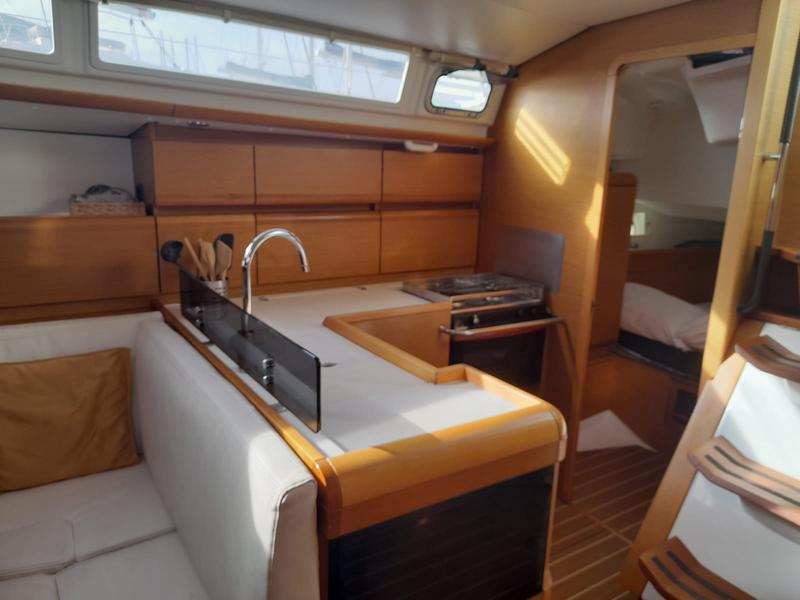 Book yachts online - sailboat - Sun Odyssey 439 - Mira - rent