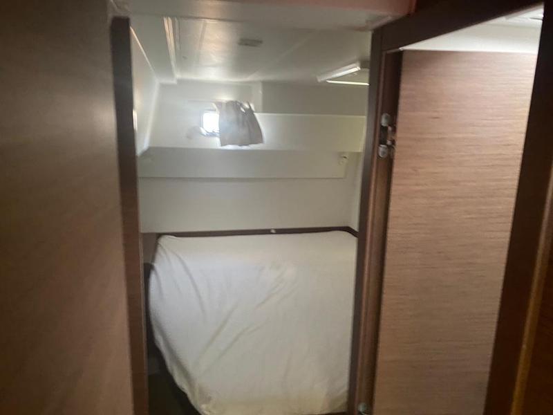 Book yachts online - catamaran - Lagoon 40 - Regolo - rent