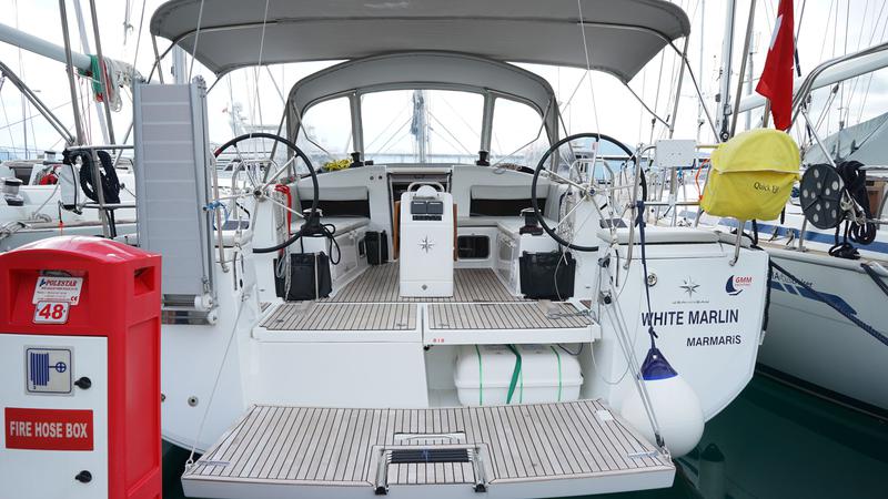 Book yachts online - sailboat - Sun Odyssey 440 - 3 Cabins - White Marlin - rent