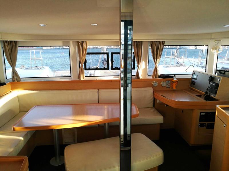 Book yachts online - catamaran - Lagoon 42 - Fantasea - rent