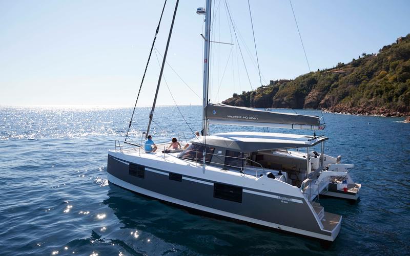 Book yachts online - catamaran - Nautitech 40 - SoMi - rent