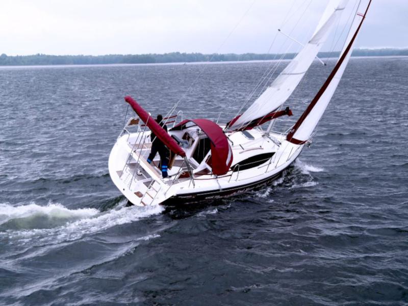 Book yachts online - sailboat - Maxus 33.1 RS Prestige - WIKTORIA - rent