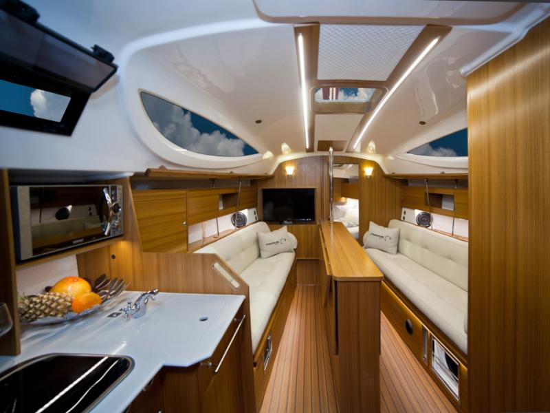 Book yachts online - sailboat - Maxus 33.1 RS Prestige - KATE - rent