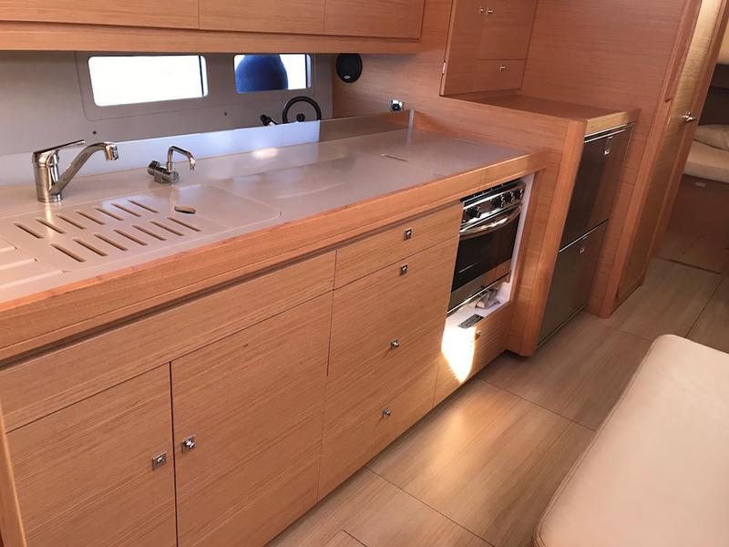 Book yachts online - sailboat - Dufour 460 Grand Large - Dioni - rent