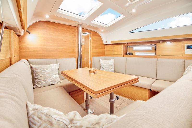 Book yachts online - sailboat - Elan Impression 40.1 - Liana - rent
