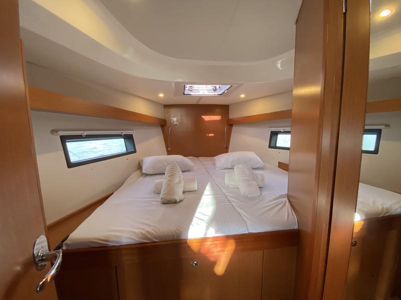 Book yachts online - sailboat - Bavaria C42 - Aeolus - rent