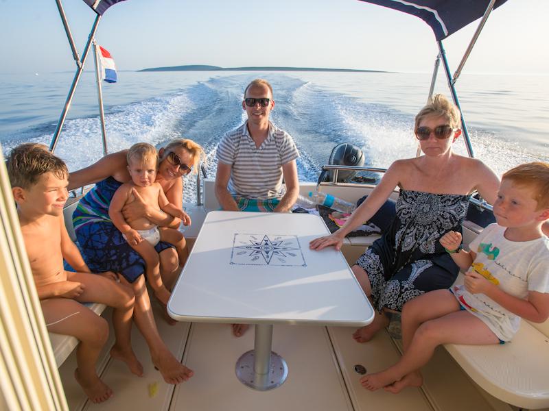 Book yachts online - motorboat - Leidi 660 - H1 - rent