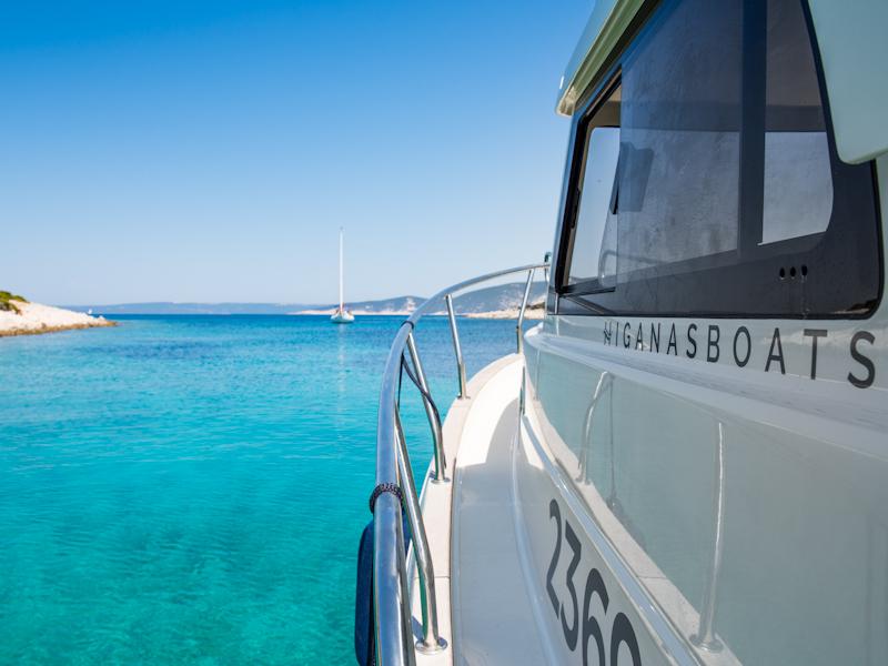 Book yachts online - motorboat - Leidi 660 - H1 - rent