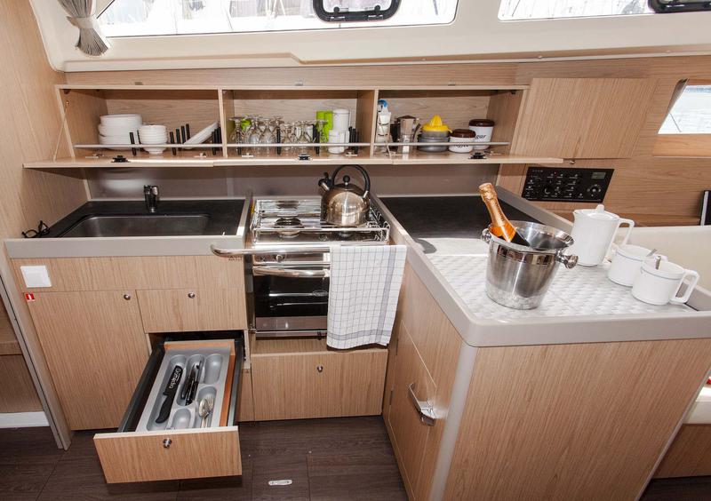 Book yachts online - sailboat - Oceanis 41.1 - King Crimson  - rent