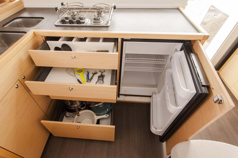Book yachts online - catamaran - Lagoon 400 S2 - Tangerine Dream - rent