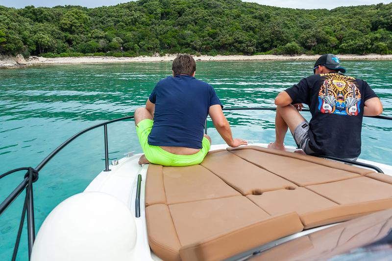 Book yachts online - motorboat - Beneteau Flyer 8 SUNdeck - LUCY - rent