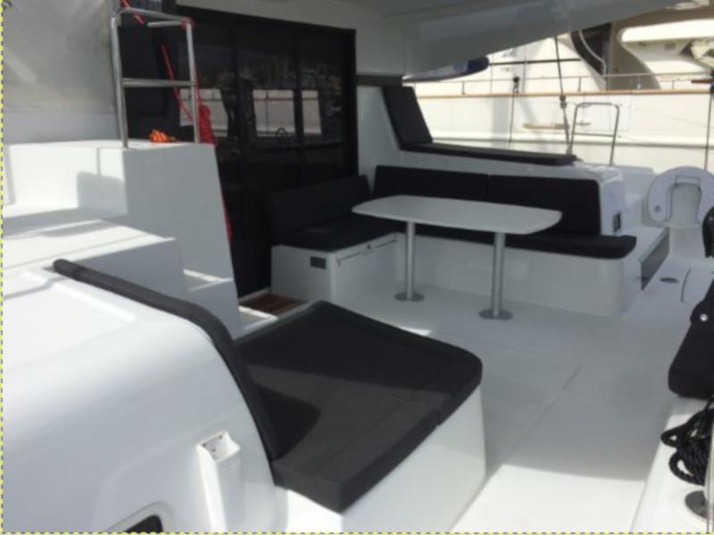 Book yachts online - catamaran - Lagoon 42 - Mares - rent