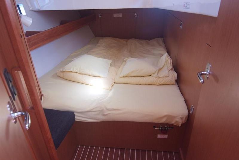 Book yachts online - sailboat - Bavaria Cruiser 45 - VIHOR - rent