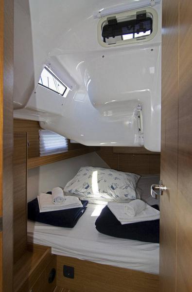 Book yachts online - sailboat - Elan 40.1 - TAMIKAYA - rent