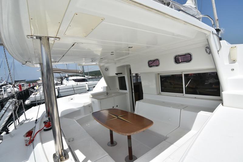 Book yachts online - catamaran - Lagoon 440 (4+2 cab) - OCEANUS - rent