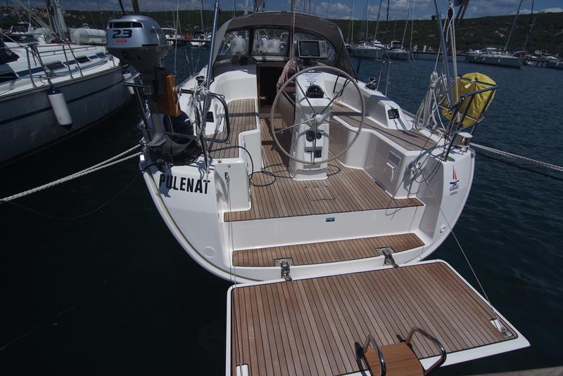 Book yachts online - sailboat - Bavaria Cruiser 33 - PULENAT - rent
