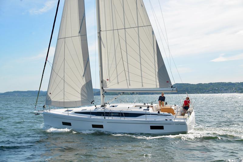 Book yachts online - sailboat - Bavaria C42 - PALMA - rent