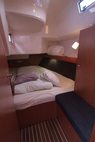 Book yachts online - sailboat - Bavaria Cruiser 37 - BURA  - rent