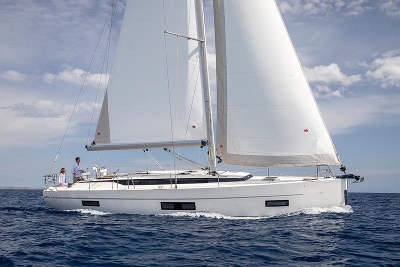 Book yachts online - sailboat - Bavaria C45 Style - SUNNY - rent