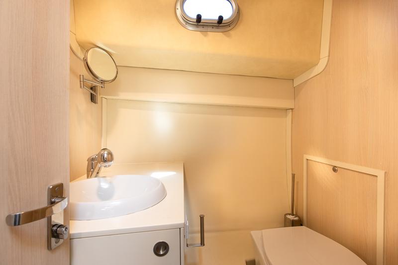 Book yachts online - motorboat - Adria Mare 38 - PAOLA - rent