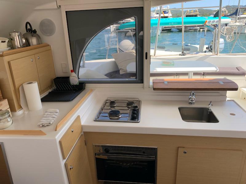Book yachts online - catamaran - Lagoon 380 - GOA 3 - rent