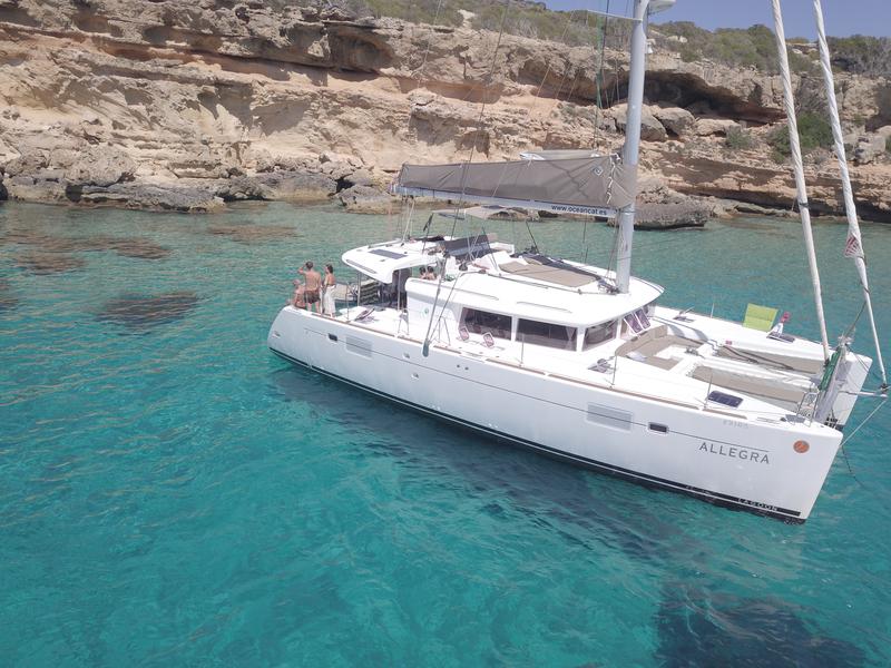 Book yachts online - catamaran - Lagoon 450 - Allegra - rent