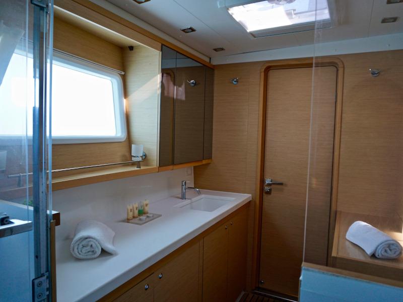 Book yachts online - catamaran - Lagoon 450 Sport - Ocean Dreams - rent