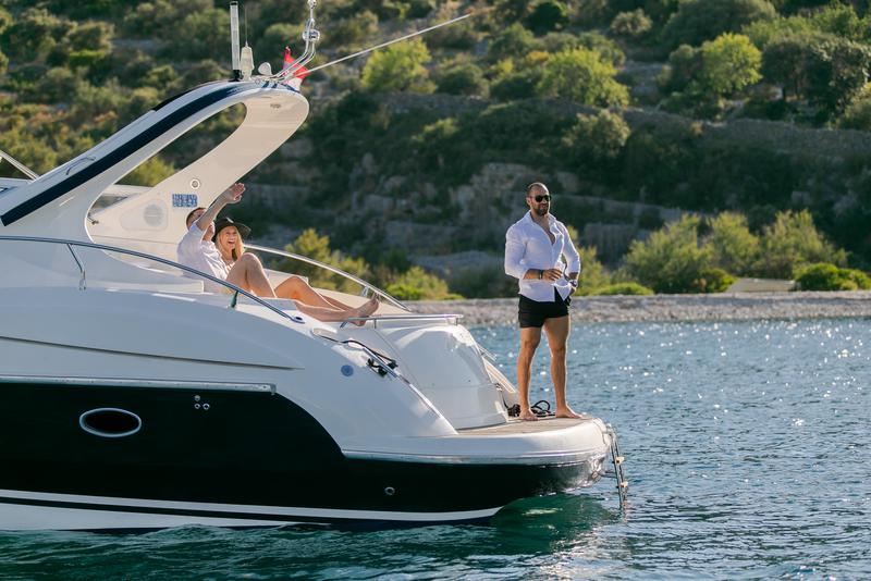 Book yachts online - motorboat - Salpa 38.5 - ICTIS - rent