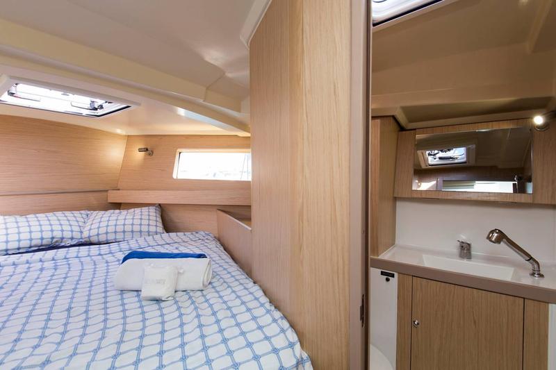 Book yachts online - sailboat - Oceanis 41.1 (1 Head) - FUGIS II - rent