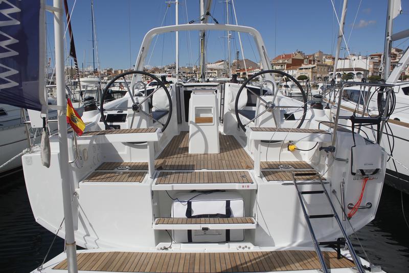 Book yachts online - sailboat - Oceanis 35.1 - LLAMPUGA - rent