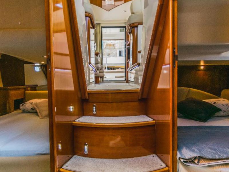 Book yachts online - motorboat - Jeanneau Prestige 46 Fly - UNPLUGGED - rent