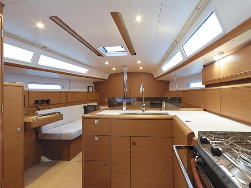 Book yachts online - sailboat - Sunsail 38 - Sunsail 38 (2017) - rent