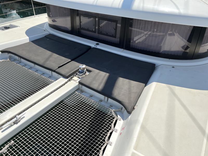 Book yachts online - catamaran - Lagoon 42 - Sea Hawk - rent