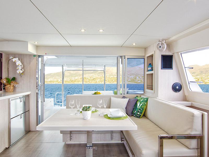Book yachts online - catamaran - Moorings 4000 - Moorings 4000 (2018) - rent