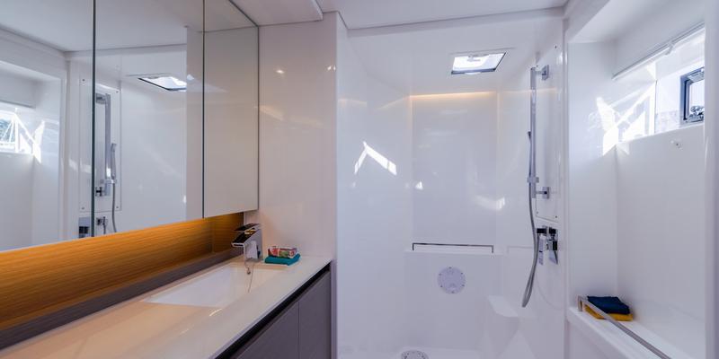 Book yachts online - catamaran - Moorings 5000 - Moorings 5000 (2021) - rent