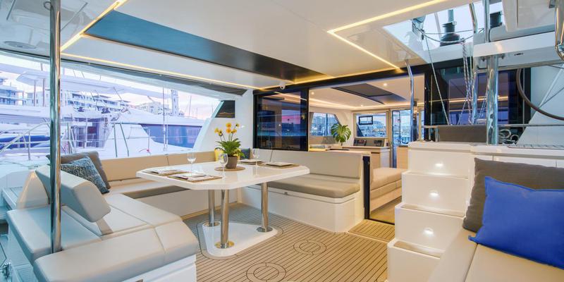 Book yachts online - catamaran - Moorings 5000-5 - Moorings 5000-5 (2020) - rent
