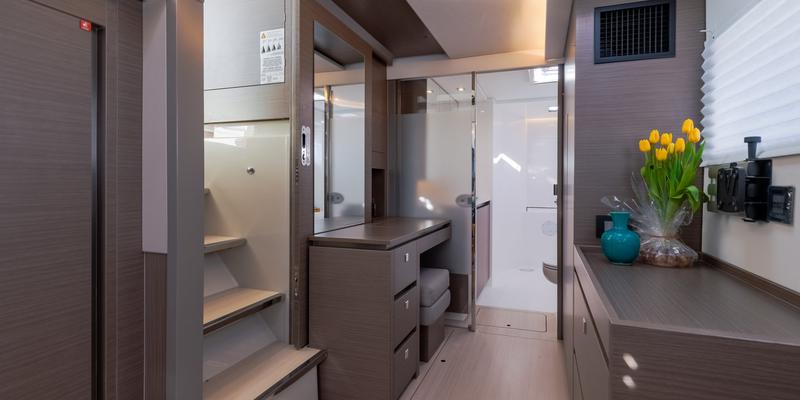 Book yachts online - catamaran - Moorings 5000-5 - Moorings 5000-5 (2019) - rent