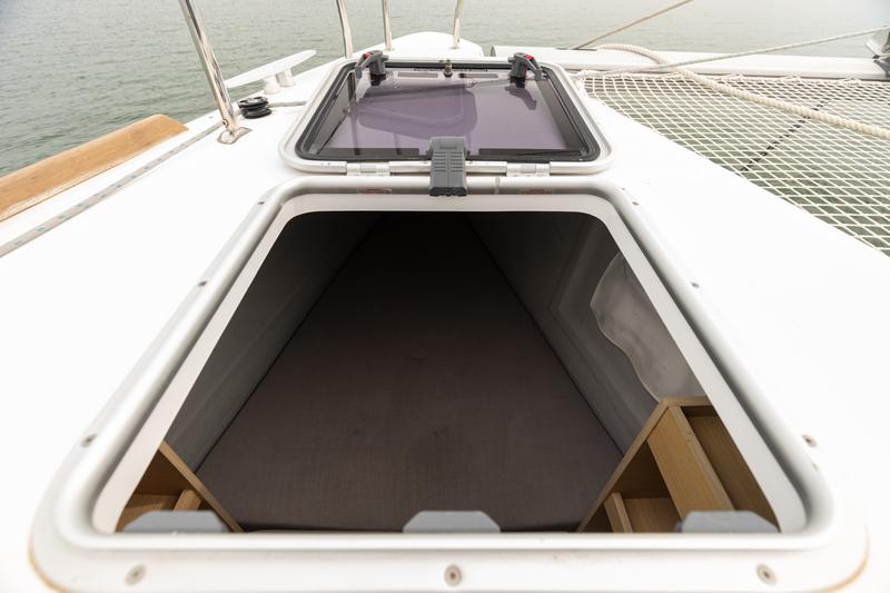 Book yachts online - catamaran - Lagoon 400 S2 - Seaker | Solar Panel, Inv 2000W - rent