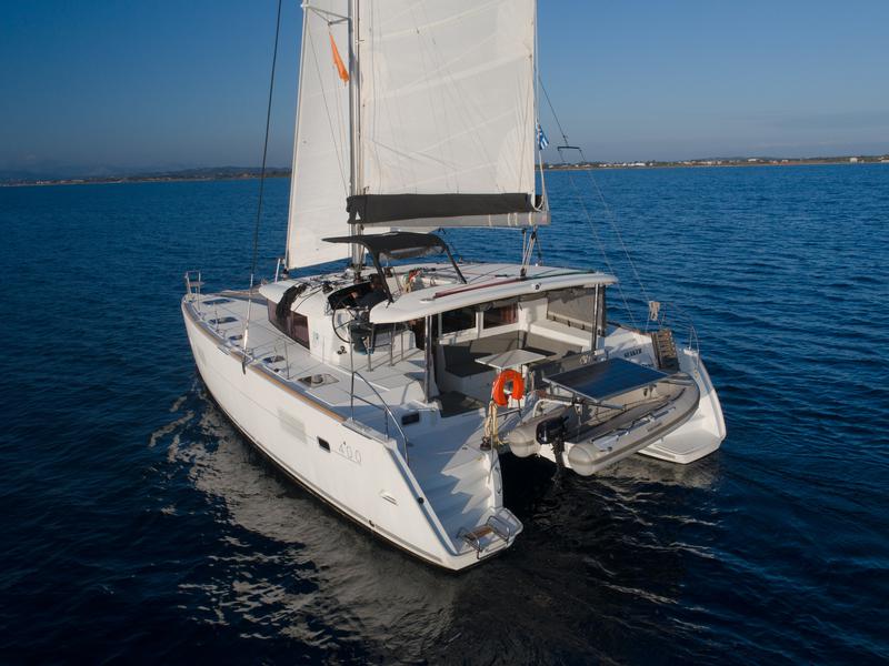 Book yachts online - catamaran - Lagoon 400 S2 - Seaker | Solar Panel, Inv 2000W - rent