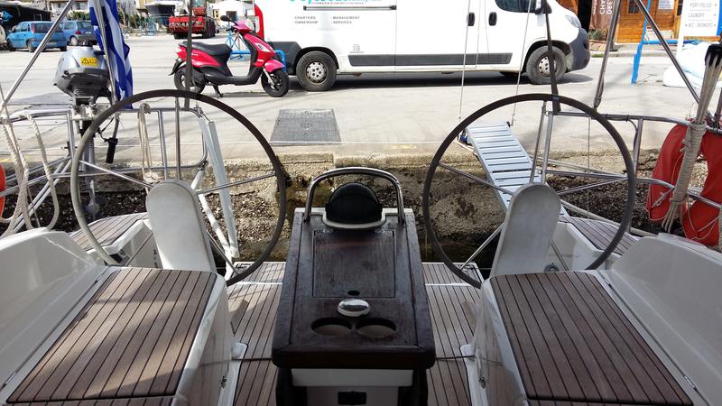 Book yachts online - sailboat - Bavaria Cruiser 37 - Sea Hope - rent