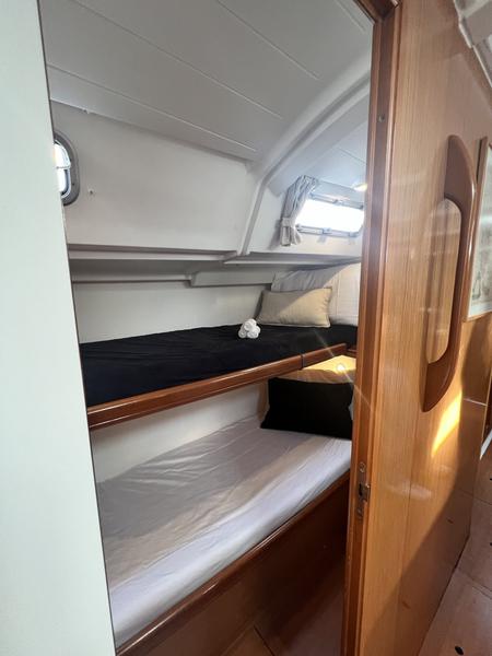 Book yachts online - sailboat - Cyclades 50.5 - Gentle Wind (A/C, generator, electric heads,solar panel) - rent